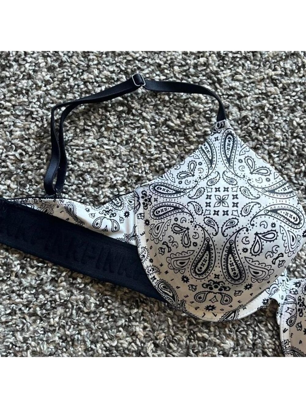 Victoria's Secret Women's Bra Black & White Paisley Size 32D Flirty Padded Girly - Picture 2 of 8